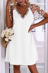 Chic Mini Lace V-Neck Summer Dress with Loose Stitching